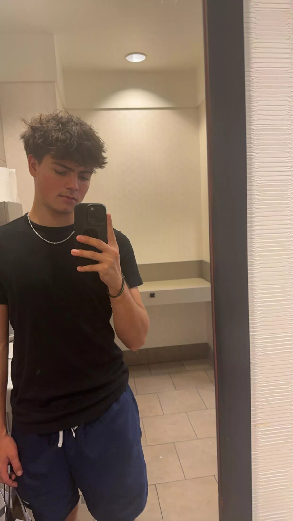 m18 4 F or MF in phoenix looking to have someone over 