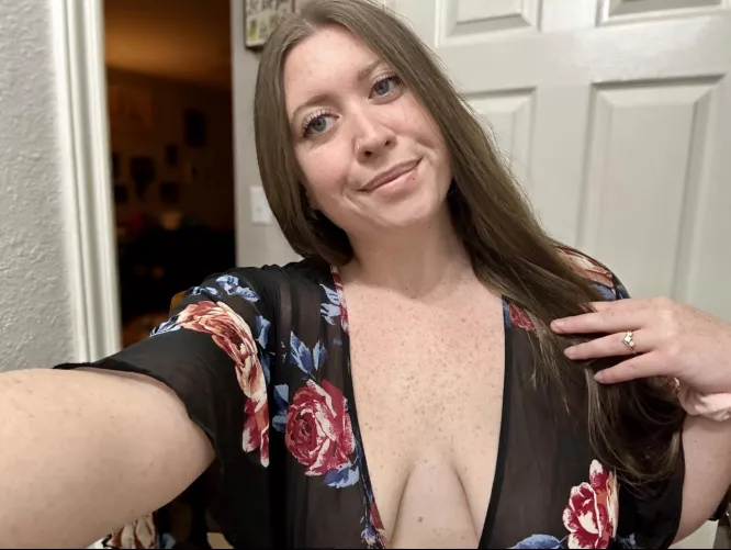 My eyes are up here. My freckles are everywhere 😉