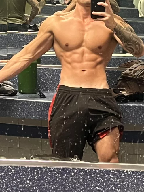 This mirror is dirty, but so is my mind when it CUMS to fun 😈🤭