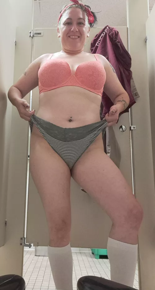 trippy hippie stoner milf panties!! So many fun add-ons including creampie,pee,no wipe,skids,stuffed! Dm for more info! Drawers&menu 📌 Buy1get1 FREE worn items Trippy Tuesdays!Ask about Compare Goddess Panty Packages,ready2ship panties& edible