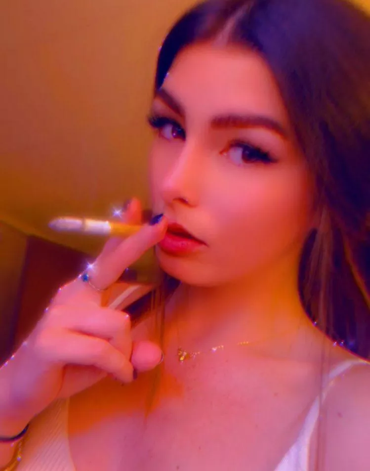 Tuesday night at 8pm! EDT I’ll be smoking w you !!