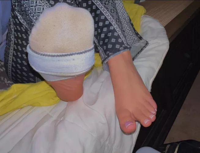 Wanna see my soles :)