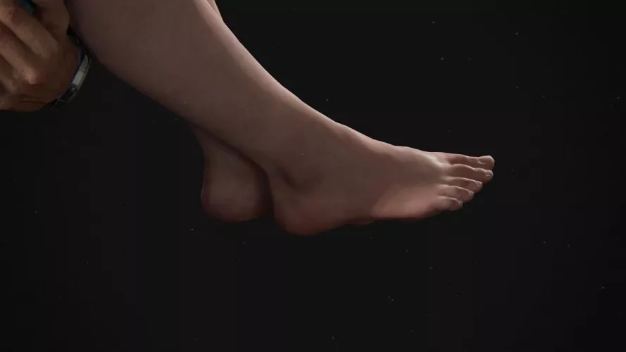 What is the shoe size of ellie ?