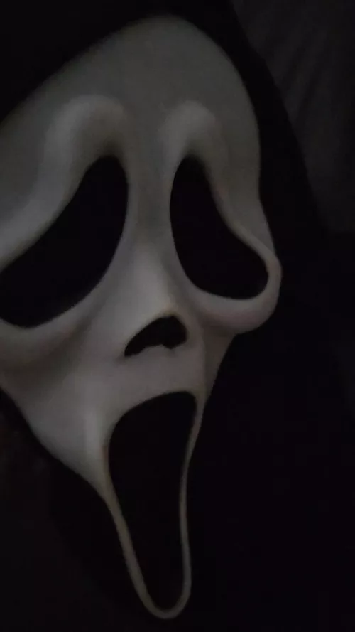 Who wants to get bent over by ghostface 👀