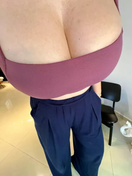 Would you flirt with me at your gym?