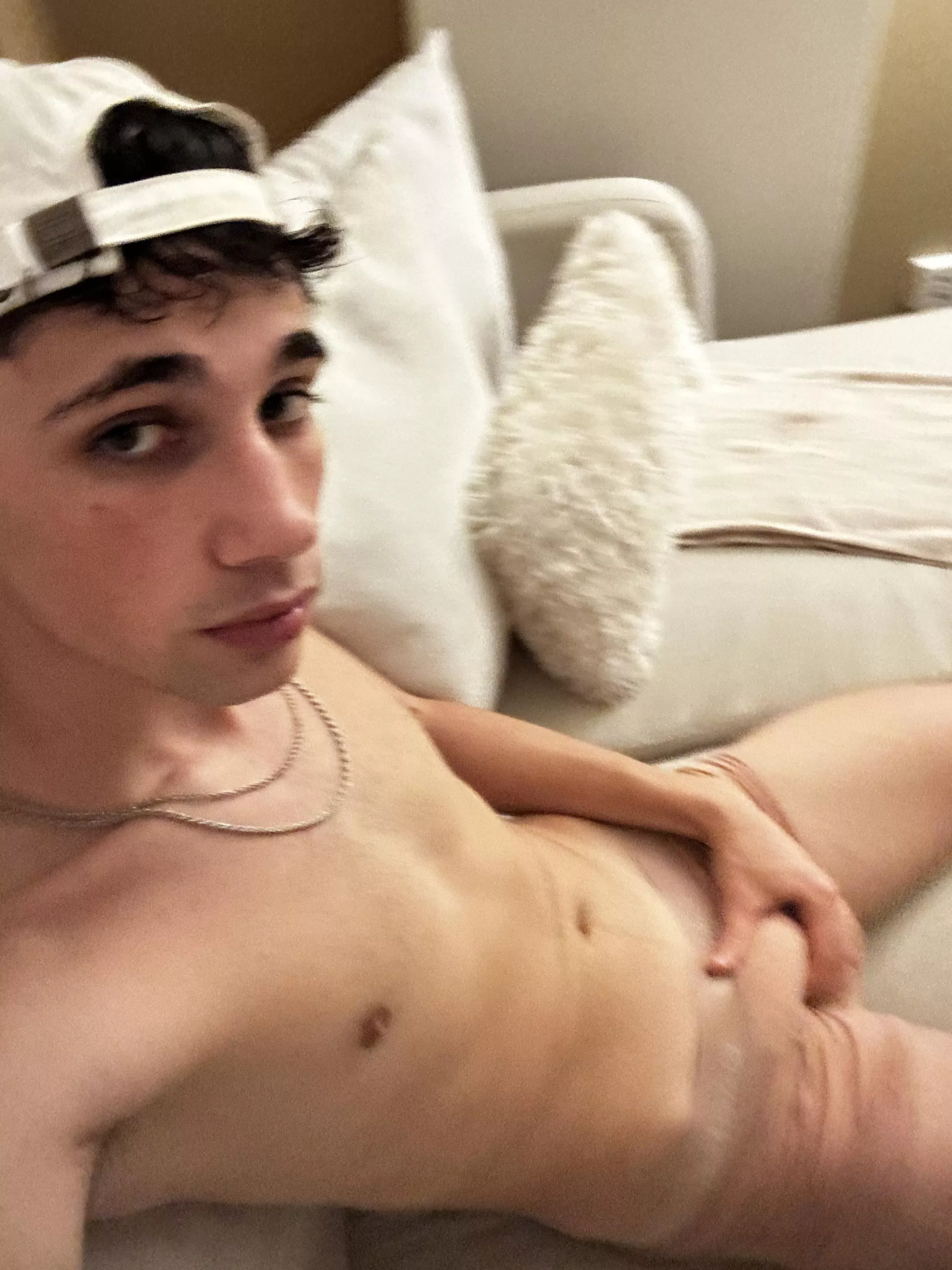 [19] can you suck me after school ?