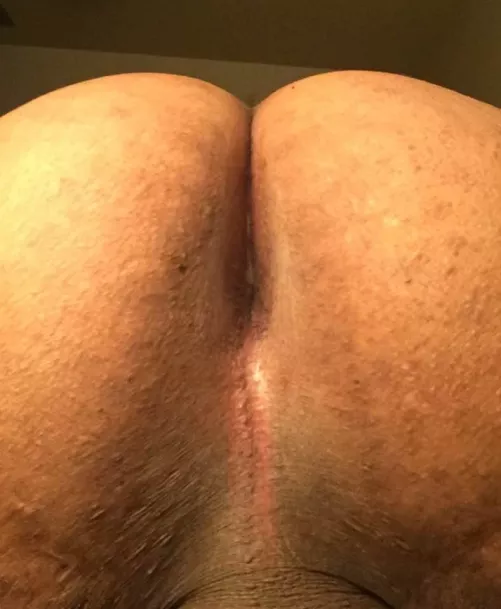 22 [m4m] Essex County. Chubby bottom, small cock & smooth ass. Love giving head. 
