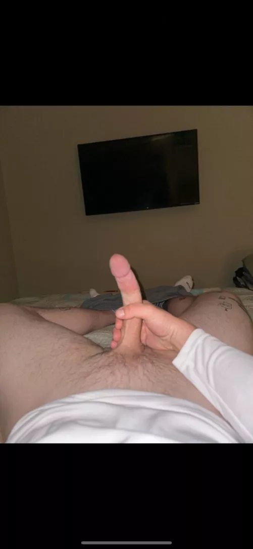 26 [m4f]#WestBurbs - Is there a Medium White Cock page ?🤣 fit tatted bwc looking for fun