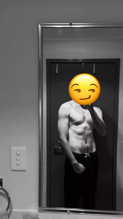 29 [M4F]Redcliffe. 6’3” straight, can host or travel, for FWB/casual