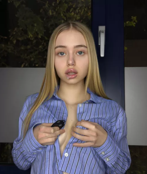 A cute blonde should know how to give a blowjob so her face is covered in cum