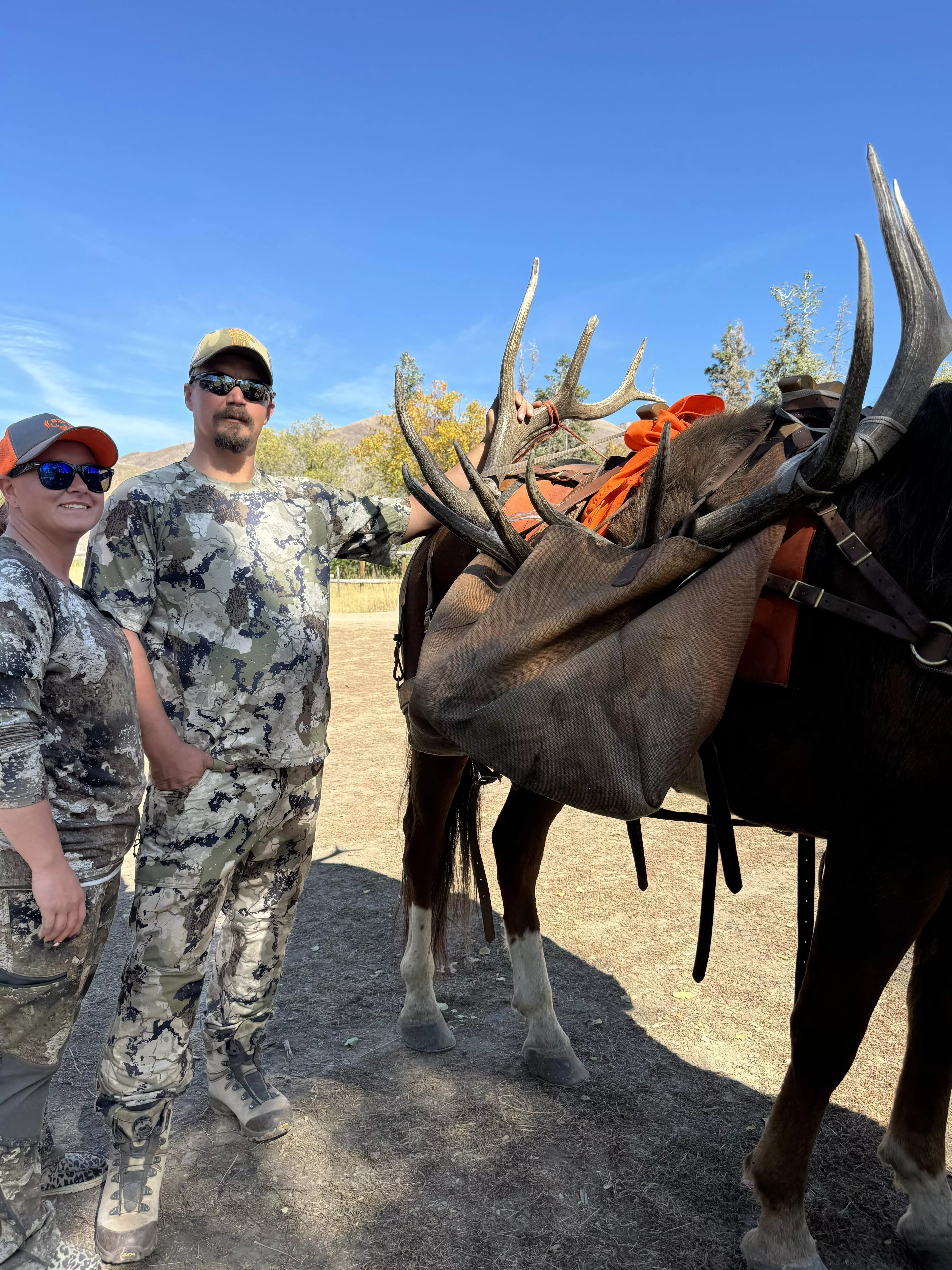 Couple looking of other couples or select singles, female or males possibly tonight or tomorrow night send facial pics on DM’s to be considered