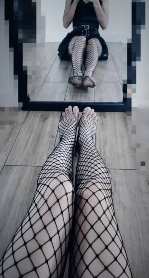 do you like goth feet?