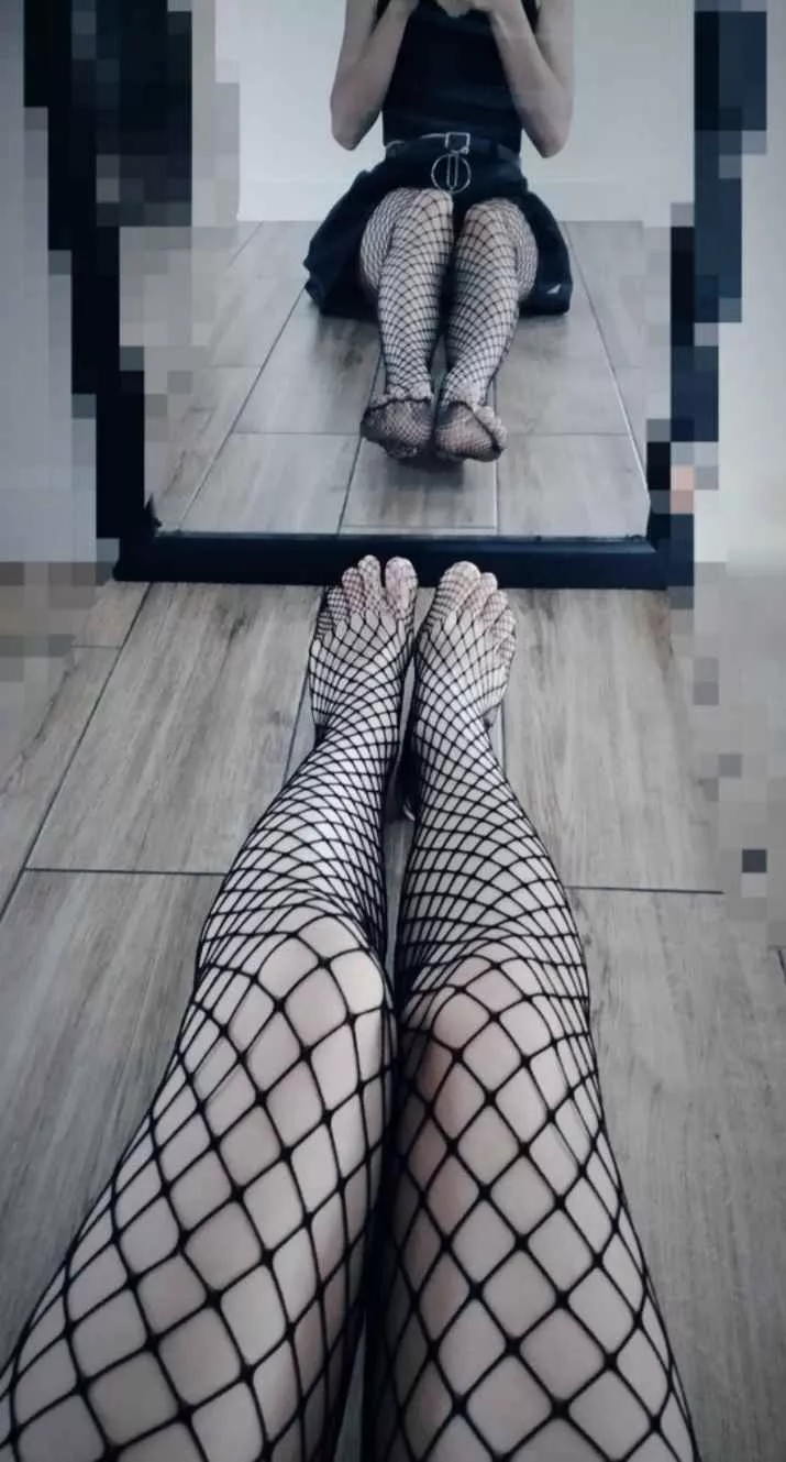 do you like goth feet?