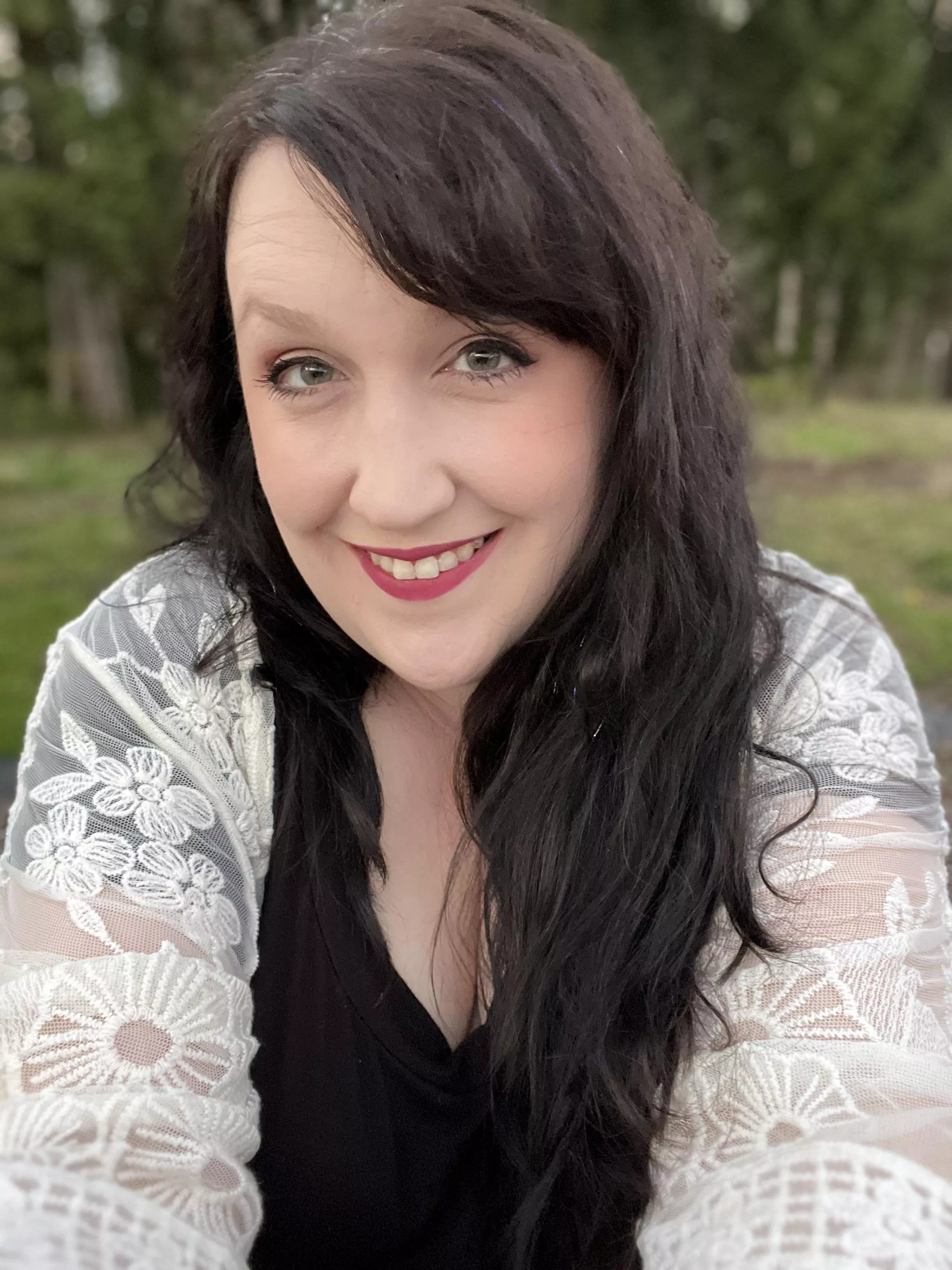 Hi there, just a milf out in the wild. 