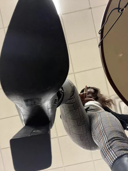 I love to look down upon pathetic humans like you 🤭