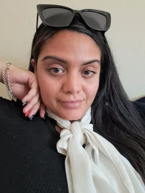 If you saw me in public would you say hi? [Online]