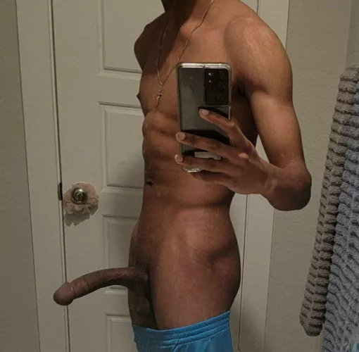 Just turned 21 today and a nerdy girl or hot wife on my dick would be the perfect gift M4F/MF