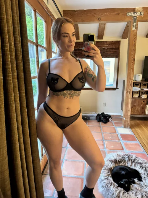 life imitates lingerie - or does lingerie imitate life? 🤔