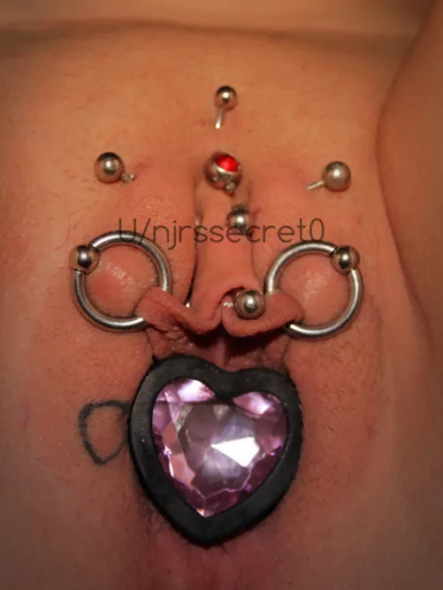 Love my plug in my pierced pussy 