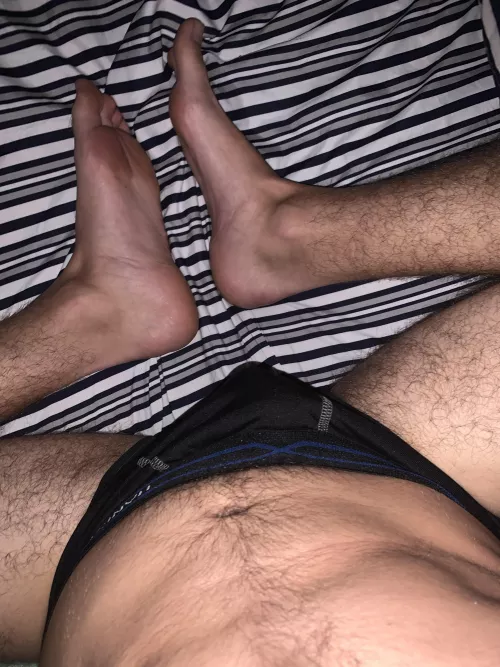 Love showing off my toes and soles