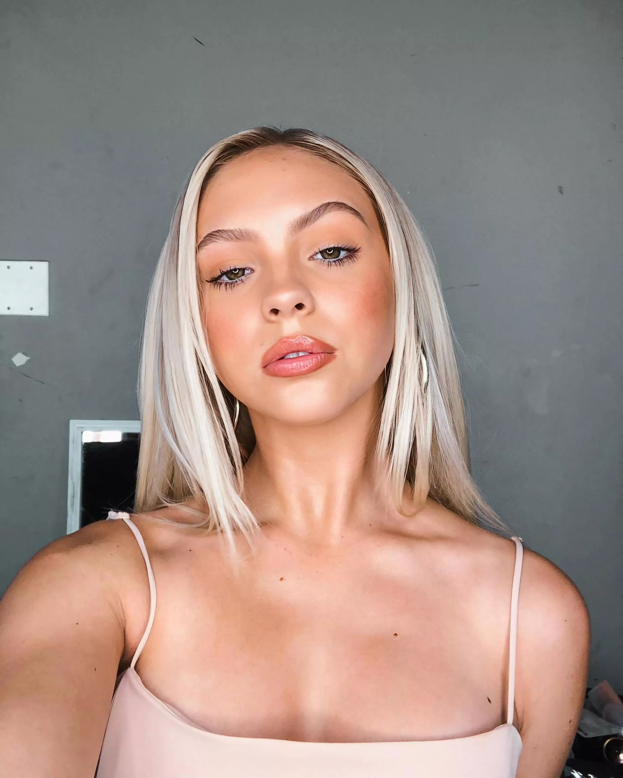 Mesmerizing Seduction 🤤