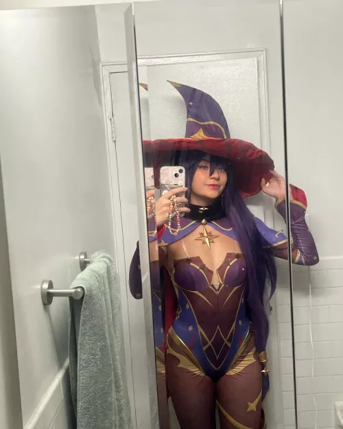 My Mona Cosplay from Genshin Impact (PearllhimePlayful)