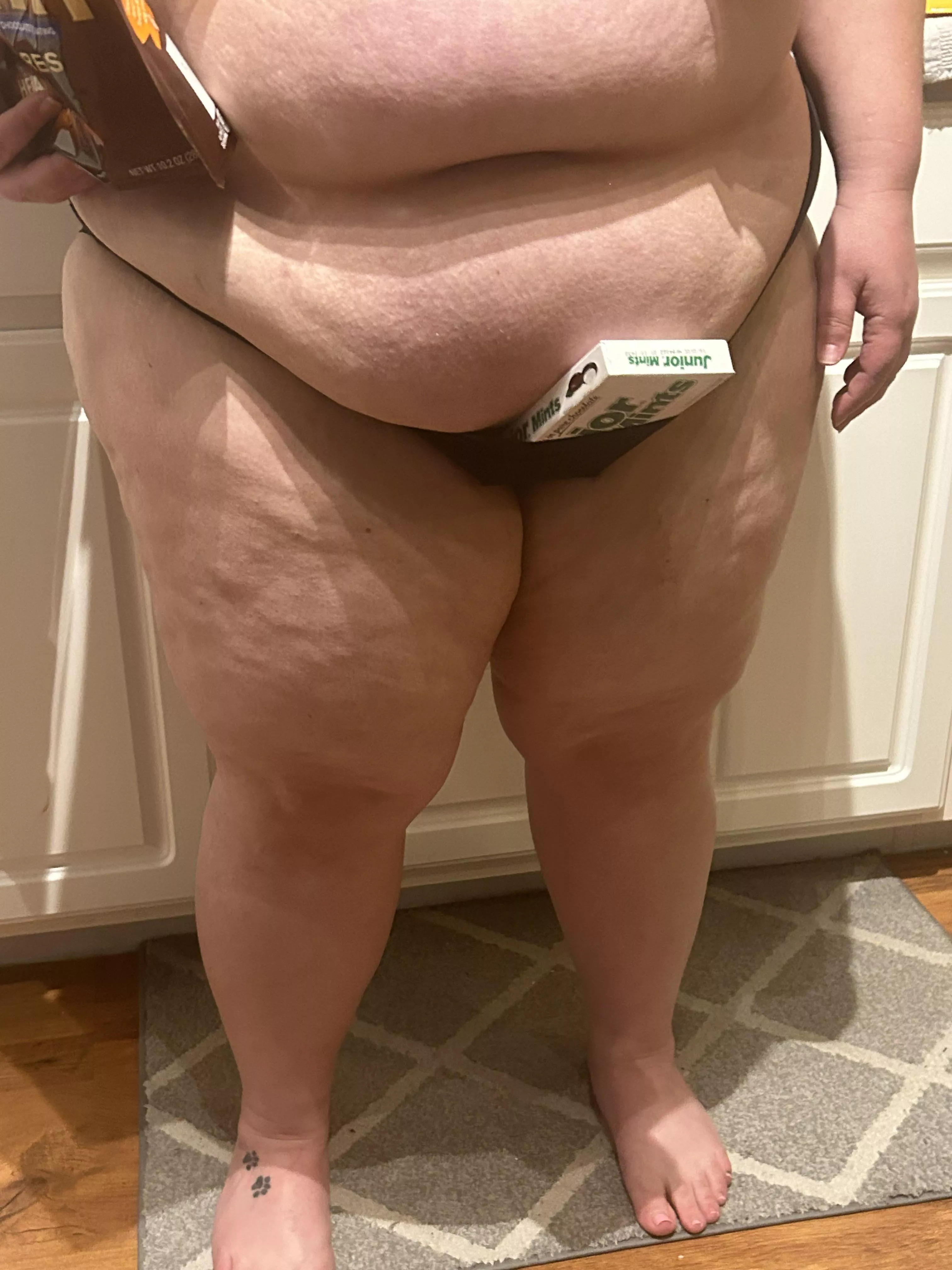 Of course pears like candy! 🤤🥰🐷