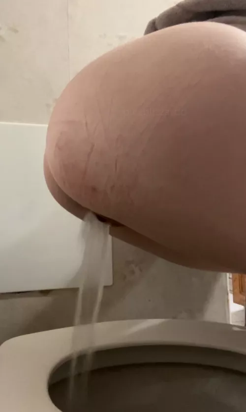 such a desperate pee!