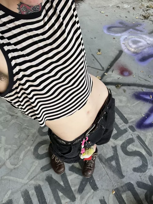 sweaty pits n midriff at the park