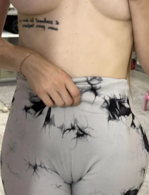 These leggings really emphasize my curves