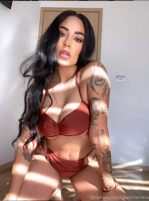 Una Rusa de tremendas tetas