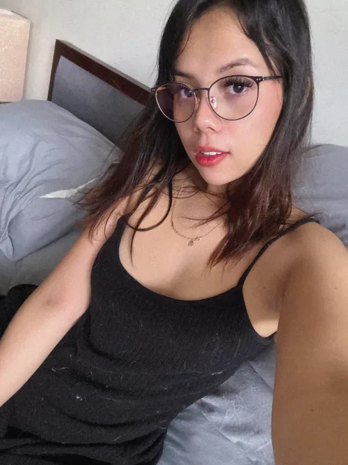 your sexy babe is here sassy, classy, and a bit naughty. 19f4m