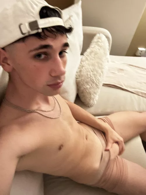 [19] always horny after school can you help me?