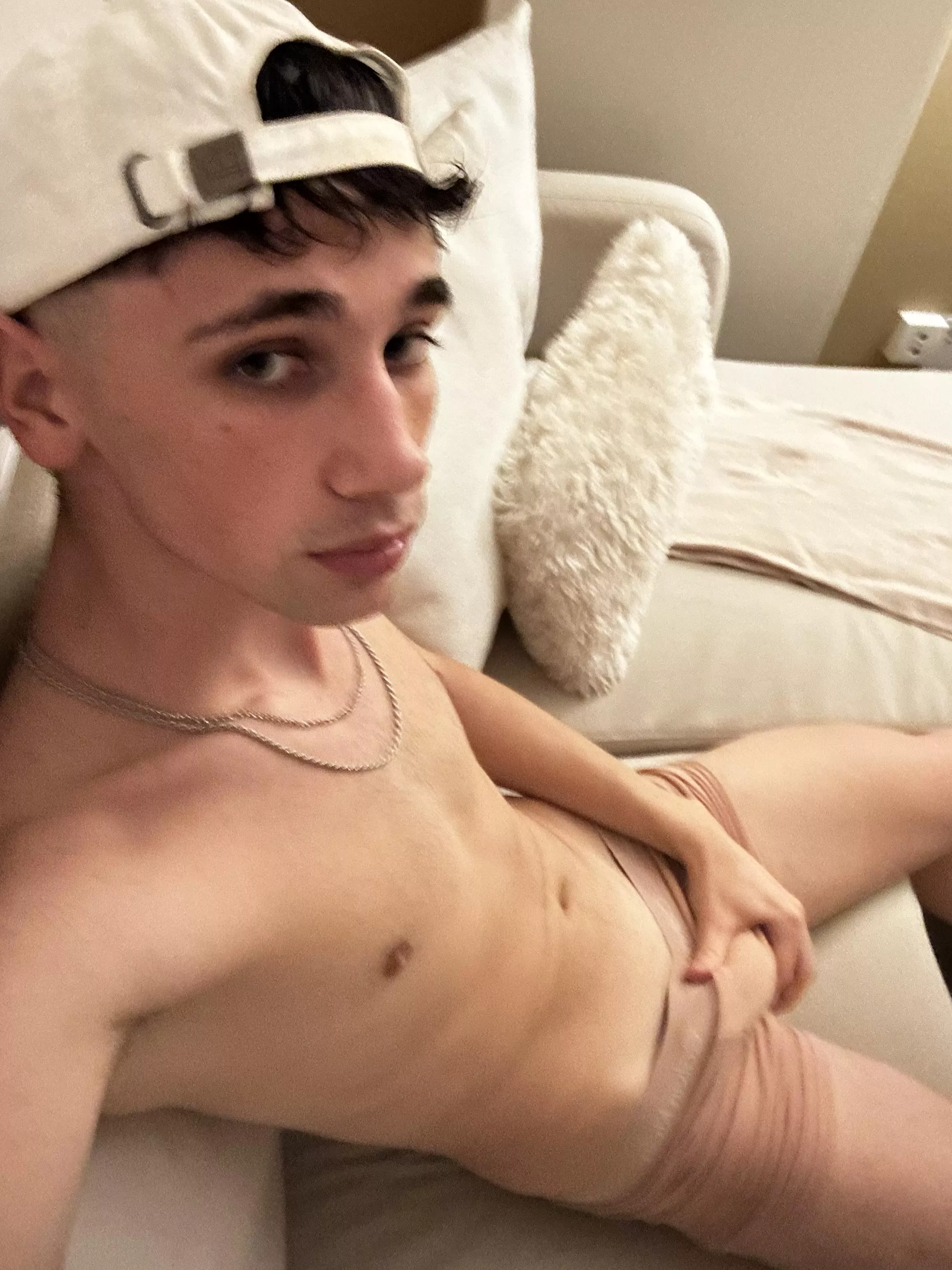 [19] always horny after school can you help me?