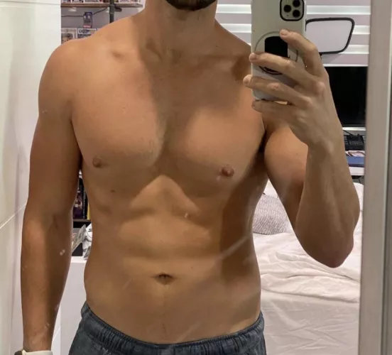 33 [M4M] #orlando Bi masc gym fit guy looking to explore my bi side with another gym fit dude. Open to dl bromance or swolemate. 