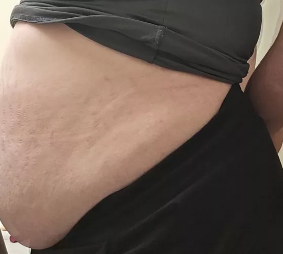 Anyone need any gassy/18+ stuffing videos ! 