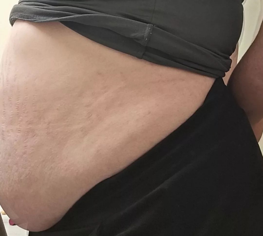 Anyone need any gassy/18+ stuffing videos ! 