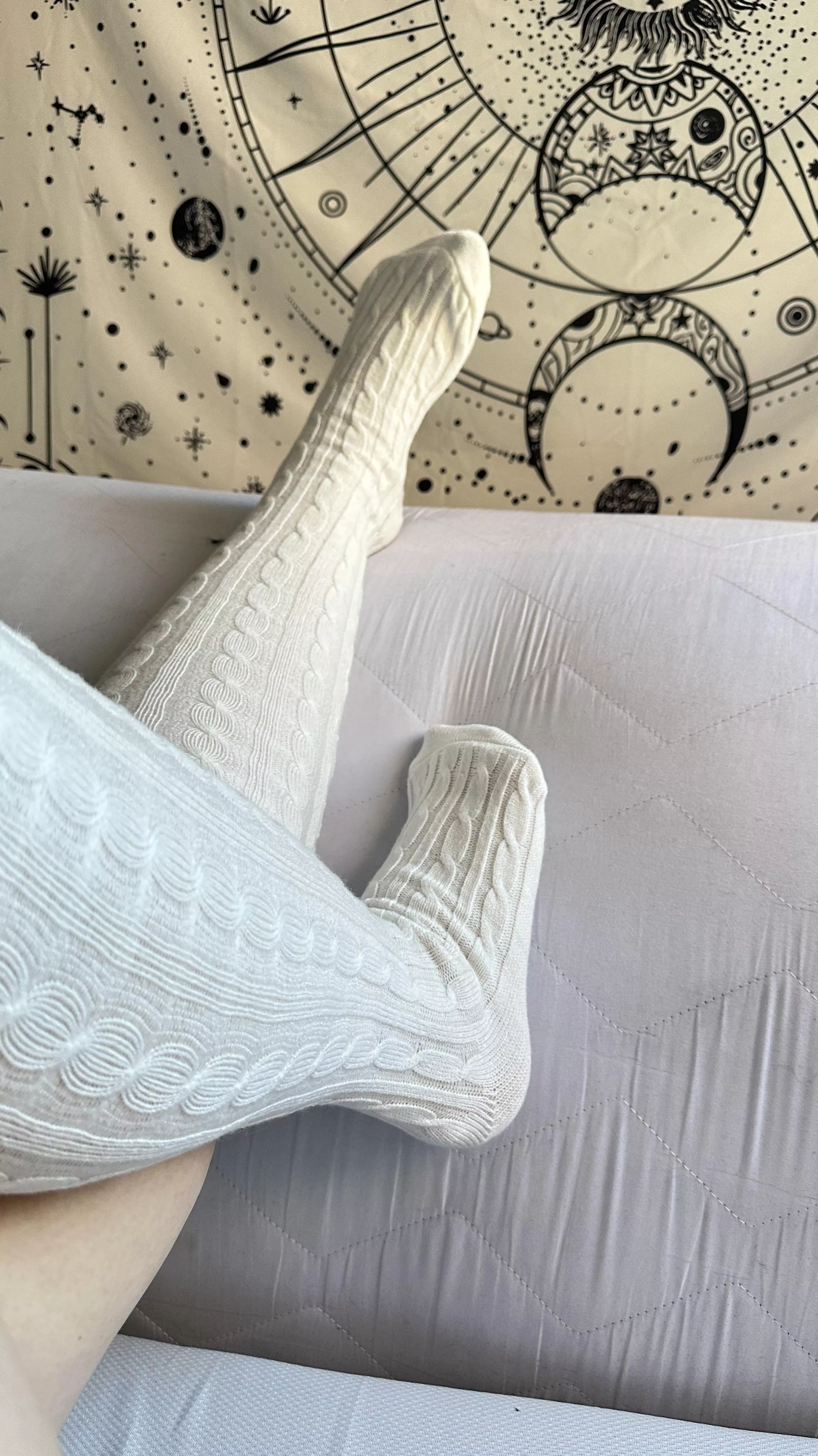 Being at 25 has made me sluttier than ever.👣
