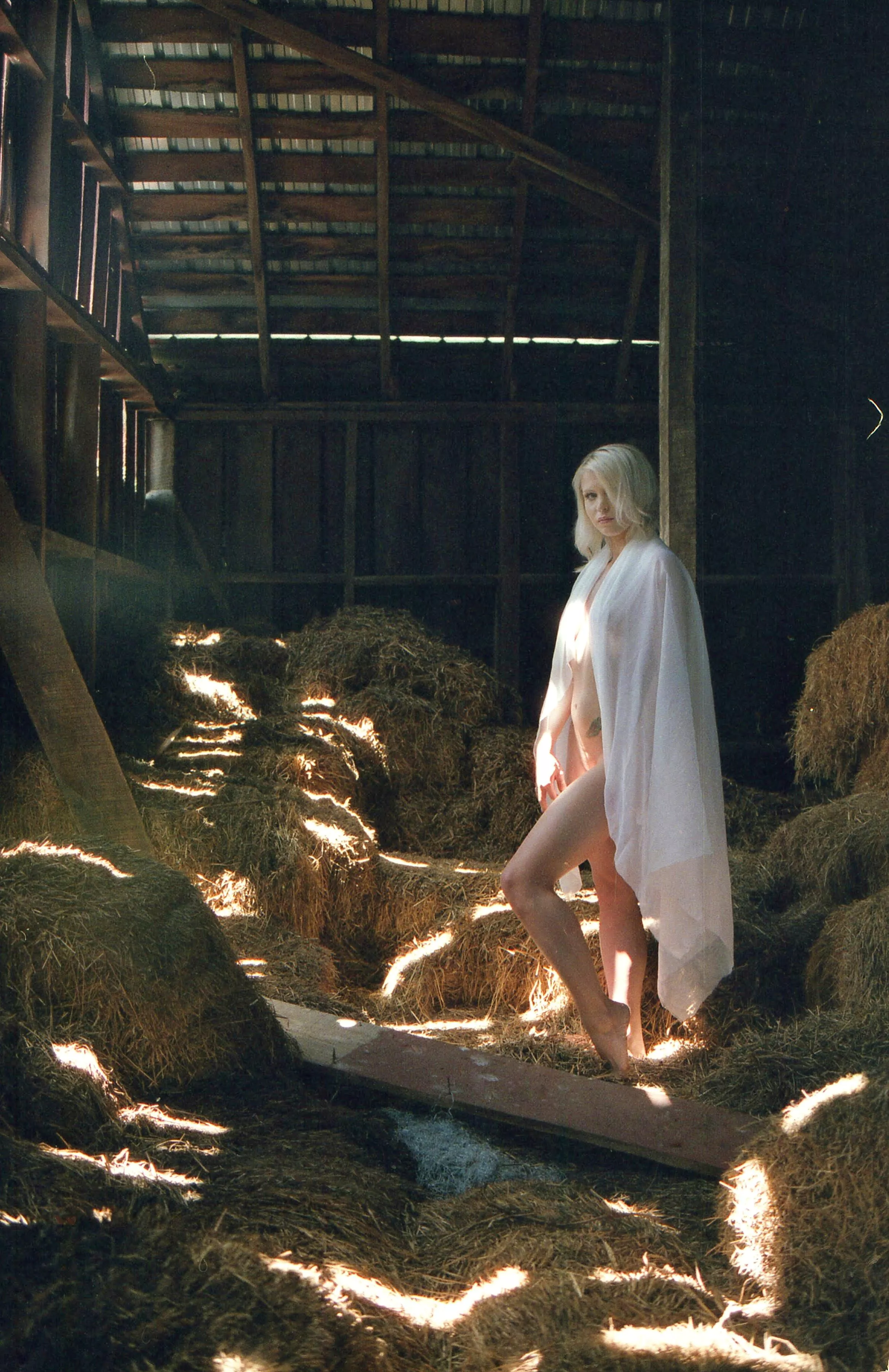 Bre in Beams [Minolta Maxxum 7000i, Kodak Gold 400]