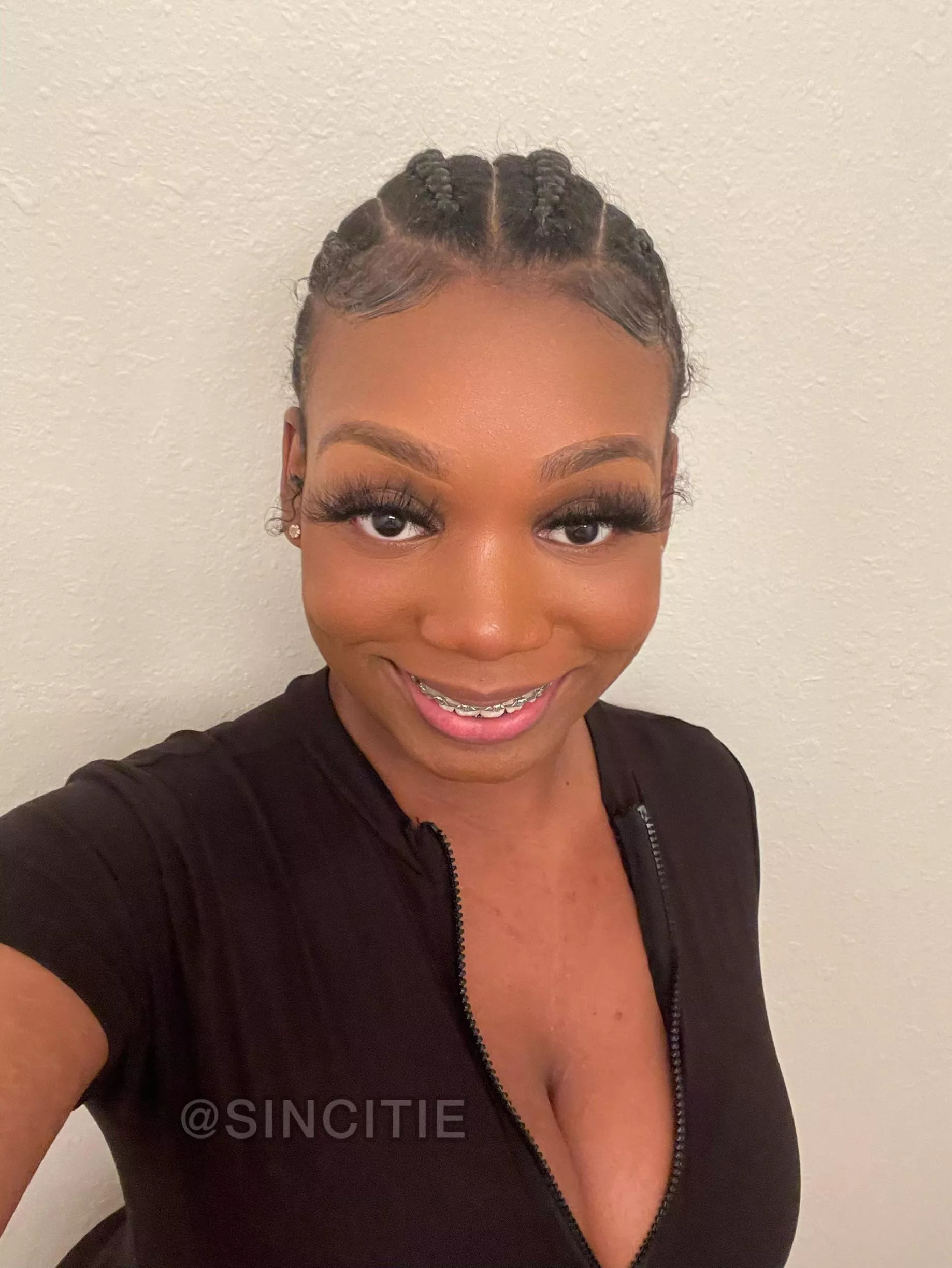 Brown braceface baddie 