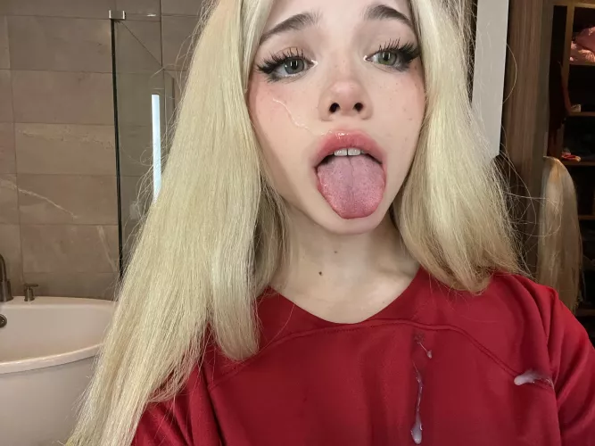 can u give me sum more? ruin my makeup if u can 