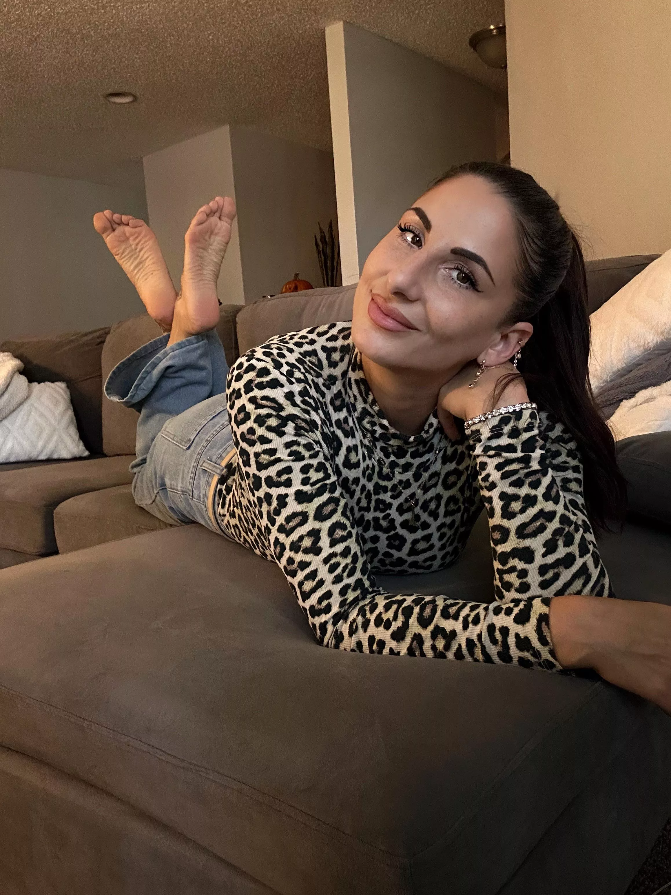 Can you massage my feet?