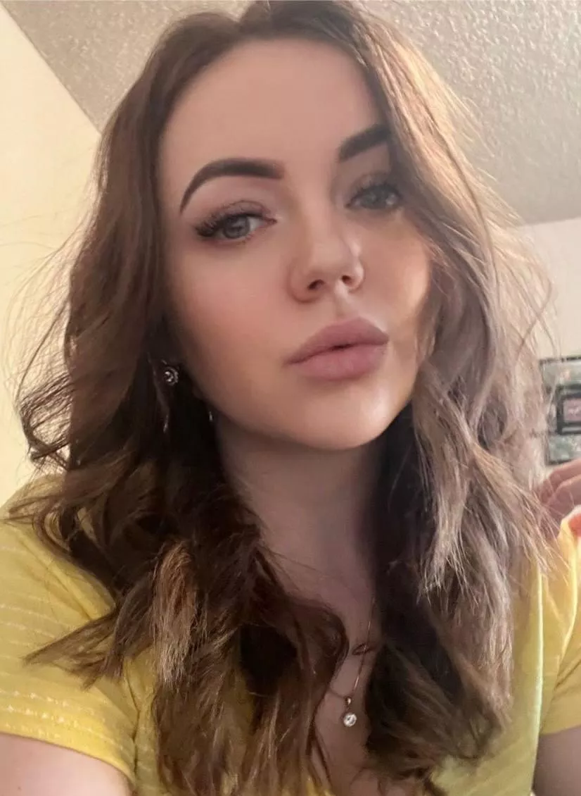 Can you read what's written in my eyes? 