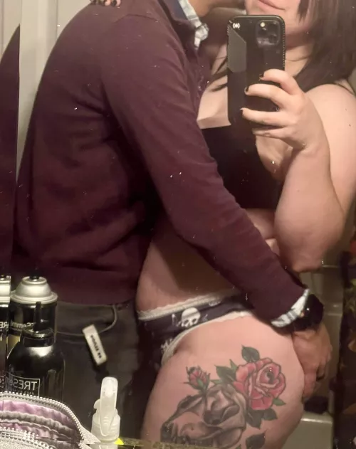 Couple looking for their unicorn (MF4F)