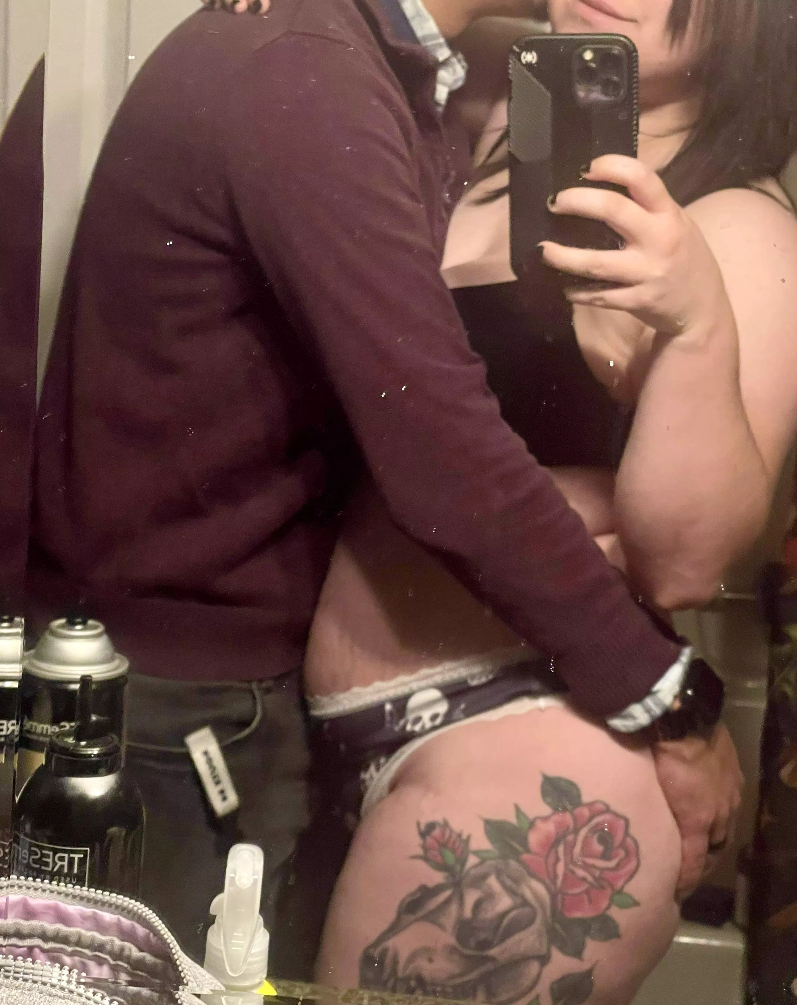 Couple looking for their unicorn (MF4F)