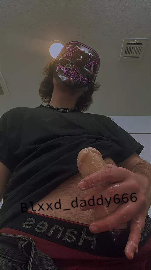 Daddy’s ready for you. #selling 