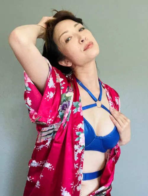 Do you like wild Japanese mom?