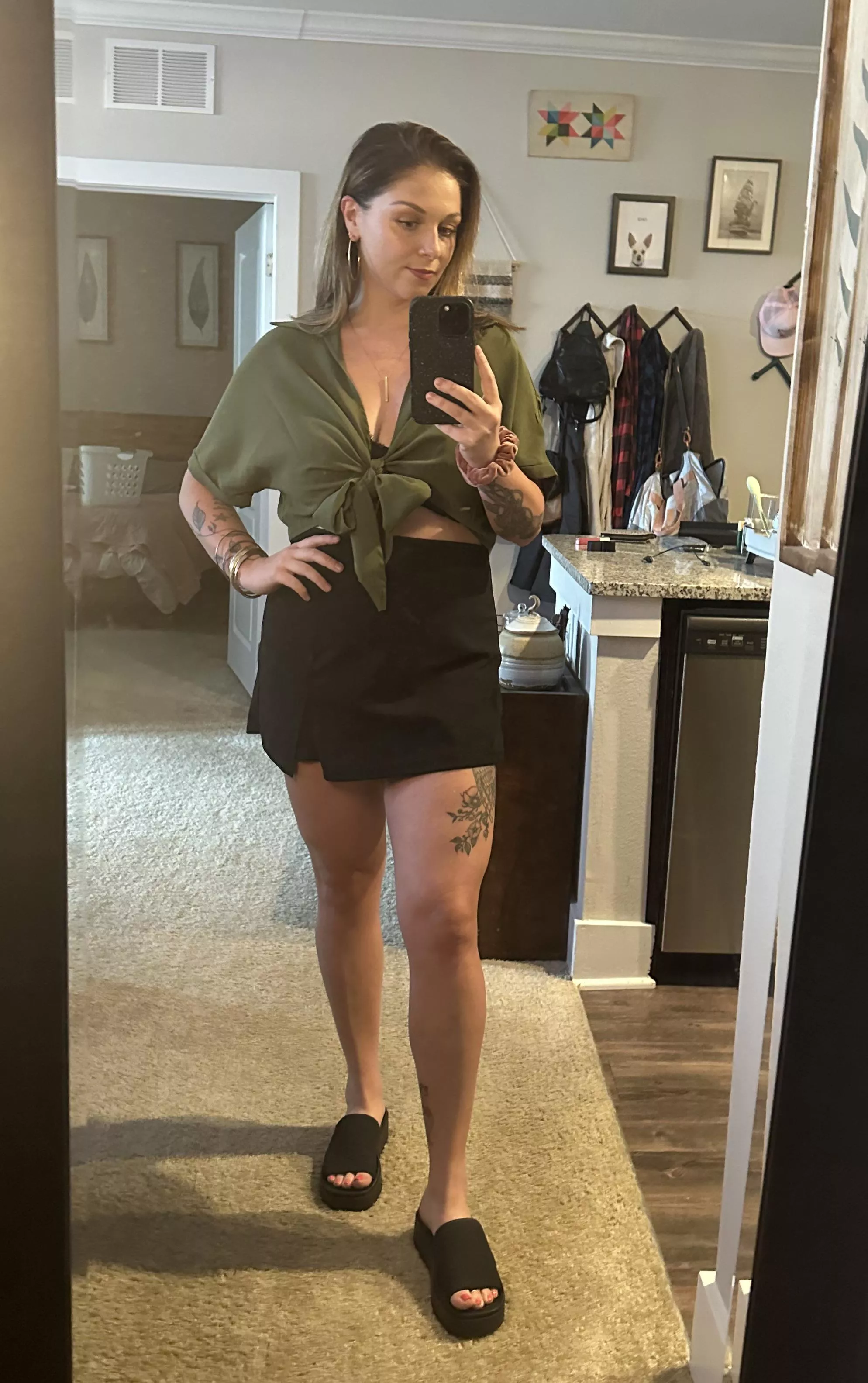 F33 What emoji describes me?