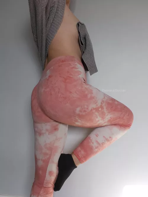 Hey you! Selling some (vids/pics)