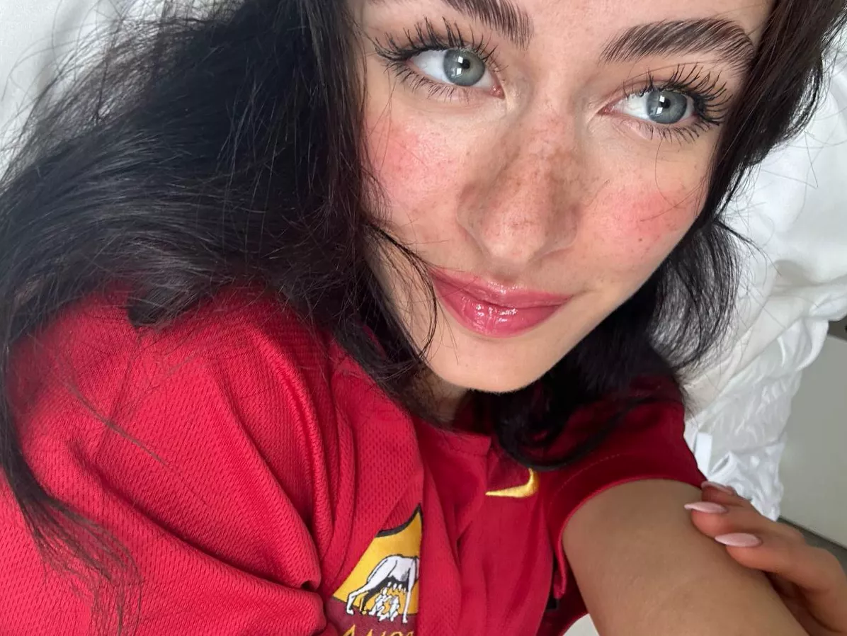 Horny brown girl reporting for duty